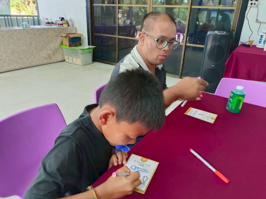 Takuapa Lions Club โมสรไลออนส์ตะกั่วป่า AVAUTIS